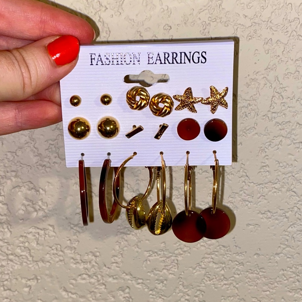 Multi set earrings. Gold cans brown colored fashion earrings